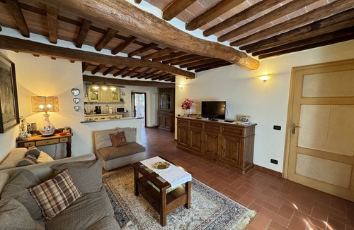 Castelvecchio Villa | Stunning villa with A/C, private pool, WIFI, TV, terrace and panoramic view, close to Lucca