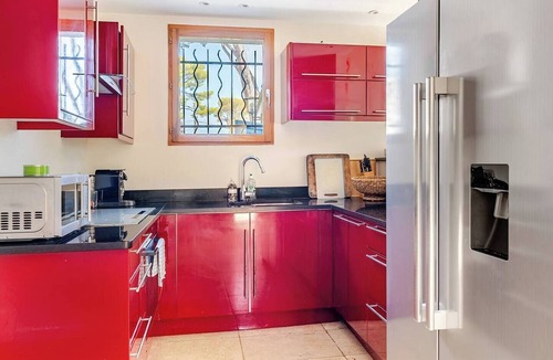 Cap-d'Antibes Villa | Stylish, Contemporary Villa heated pool, 10 mins walk to Beach