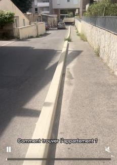 Castelnau-le-Lez Apartment | Suite érotique avec balnéo privée-pole dance-croix de Saint-André- balançoire et banc de soumission 10 min centre Montpellier