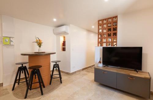 Apt Apartment | Suite Colorado Provençal- Apt Centre & Clim
