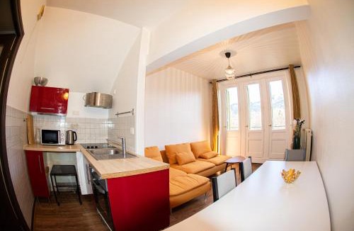 Jausiers Apartment | SUITE dans VILLA MEXICAINE