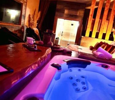 Istres Bed & Breakfast | Suite luxe l'Infini