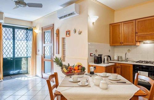 Catania City Centre Apartment | Suite with a Balcony at the Teatro Massimo