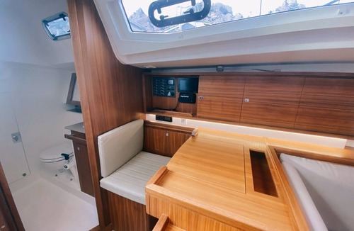 7th Arrondissement Boat Rental | Sun-Kissed Sailing Adventure to Viejo Puerto