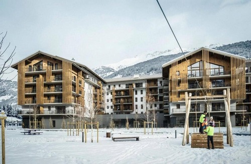 La Salle-les-Alpes Apartment | Sunny Alpine Retreat with Sauna, Pool