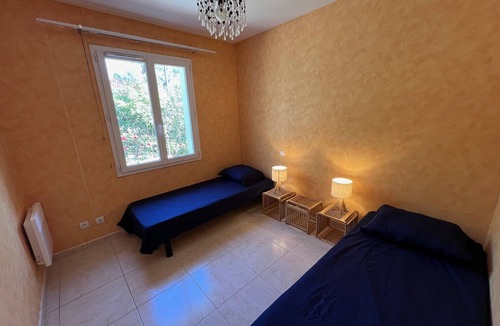Taradeau Cabin | Superb 3-bedroom bungalow in a quiet private residence with private Jacuzzi