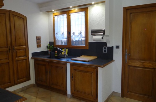 Entraigues-sur-la-Sorgue Villa | SUPERB VILLA 140m² with SWIMMING POOL - 6 PEOPLE + 1 BABY - FULLY AIR-CONDITIONED