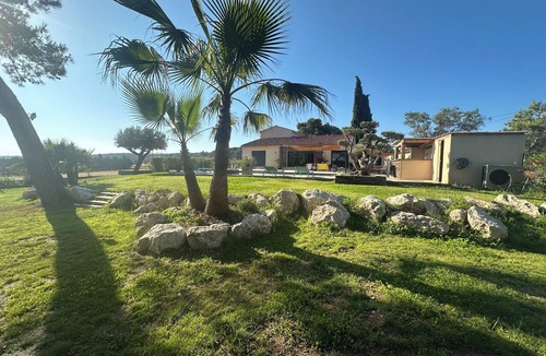 Cabries Villa | Superb modern villa overlooking the Ste Victoire between sea and mountains