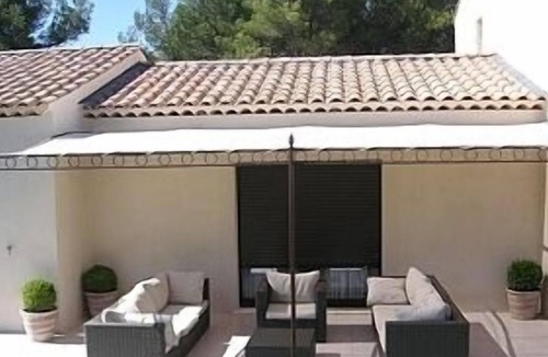 Eygalieres Villa | Superb Villa with Heated Pool and Air-Conditioning