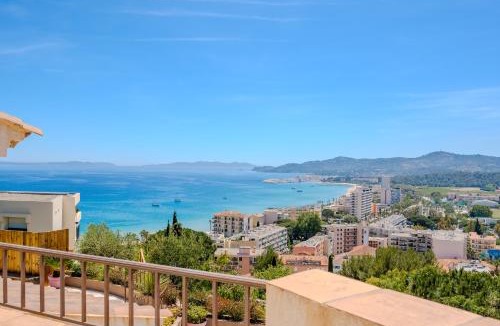 Le Lavandou House | SUPERBE APPARTEMENT "HAUT de VILLA", VUE MER PANORAMIQUE, PISCINE
