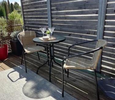 Eguilles Apartment | Sweet Home Studio Aix en Pce, clim,terrasse,piscine,pkg gratuit