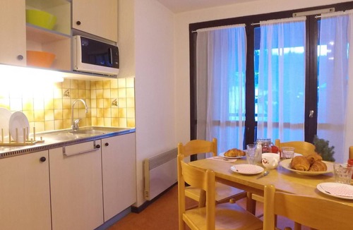 Saint-Leger-les-Melezes Apartment | Swimming pool, sauna, hammam, parking, tv, ski locker, 28m², Saint-Léger-les-Mélèzes
