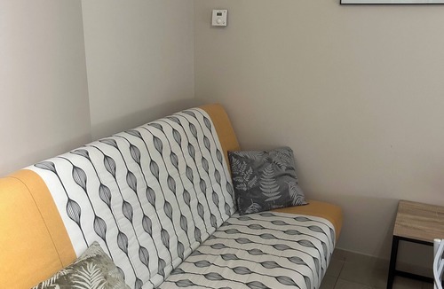 Saint-Jean-du-Bruel Apartment | T1 bis center saint jean du Bruel close to all amenities