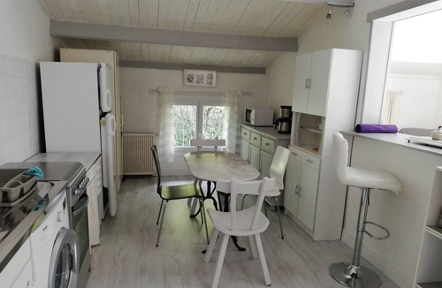 Aix-en-Provence House | T2 50m² (sleeps 4) + swimming pool on 8600 m² estate, near Aix en Provence