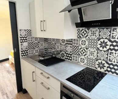 Roujan Apartment | T2 Centre-ville cour privée