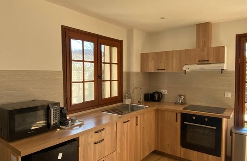 Beuil Apartment | T2 cosy avec cheminée et terrasse - 5 min Valberg