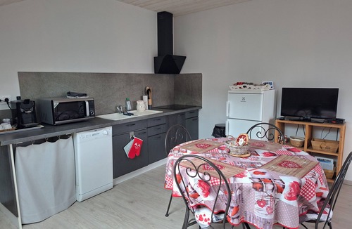 Enchastrayes Apartment | T2 detached apartment "les Ormes" chalet
