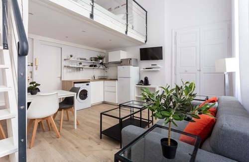 Comedie Apartment | T2 duplex historical center