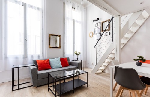 Comedie Apartment | T2 duplex historical center