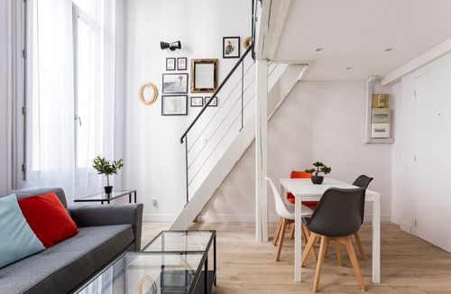 Comedie Apartment | T2 duplex historical center