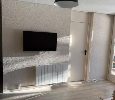 Les Claux Apartment | T2 LES FIBIERES Pied des pistes Vue sur les MÉLÈZES