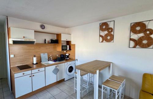 Istres Apartment | T2 Spacieux, Lumineux et Centrale