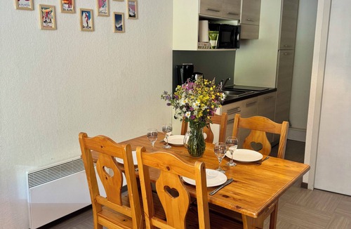 Vars Apartment | T2 vue Montagne, Accès Direct aux Pistes, Avec Piscine