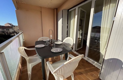 Valras-Plage Apartment | T2 with terrace and parking, near beach, 4 pers