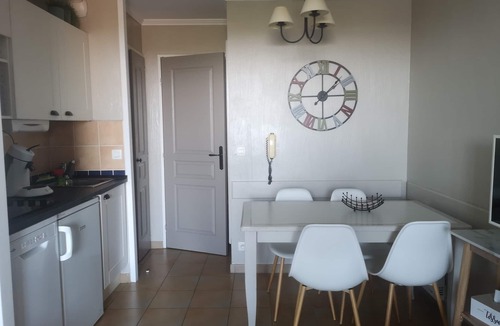Les Restanques Apartment | T2LES RESTANQUES DE ST TROPEZ SEA SWIMMING POOL AIR CONDITIONING