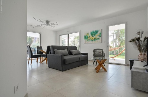 Les Lecques Apartment | T3 NEUF – C13 - JARDIN-TERRASSE ET PISCINE – ACCÈS DIRECT PLAGES ET CENTRE VILLAGE