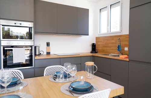 Carry-le-Rouet Apartment | T3 standing devant la plage Vue Mer Piscine