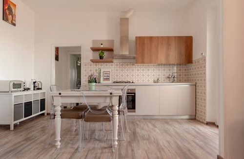 San Romano Apartment | Tarallino House Apartment with Private Terrace, Wi-Fi and Air Conditioning