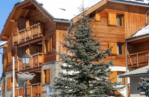 Chantemerle Apartment | Terrace, balcony, tv, ski locker, 35m², Serre Chevalier
