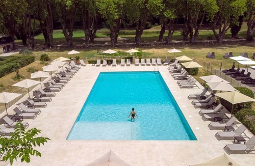 Pont Royal Apartment | Terrasse privée avec vue | Piscine & spa sur place
