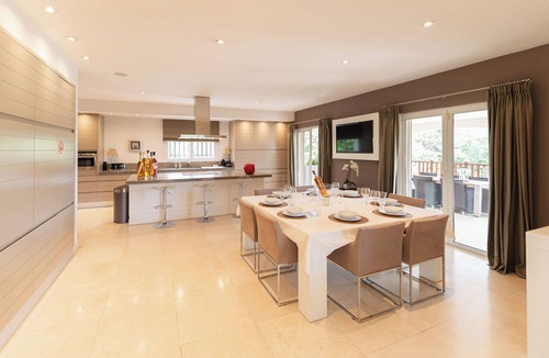 Mougins Villa | Terrific 6-bedroom villa with view of Mougins village