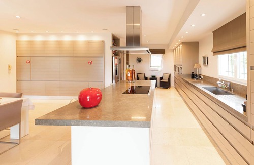 Mougins Villa | Terrific 6-bedroom villa with view of Mougins village