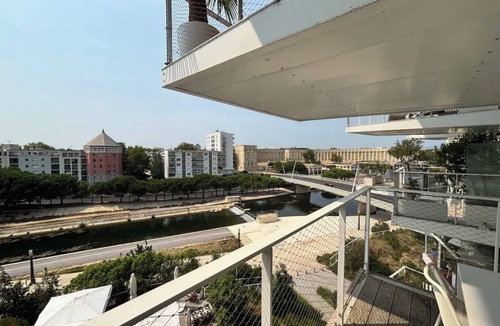 Croix-d'Argent Apartment | The blue jewel box of the Arbre Blanc