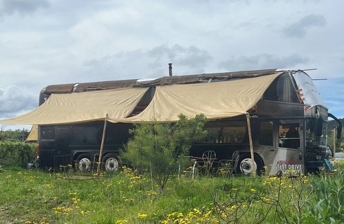 Saint-Hippolyte-du-Fort House | The bus under the stars