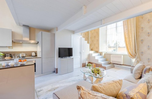 Lucca Historical Center Apartment | The Duke s Room in Lucca