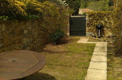 Cascastel-des-Corbieres Cottage | The Estiu: pou cottage 4 to 6 people with private outdoor jacuzzi