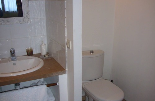 Cascastel-des-Corbieres Cottage | The Estiu: pou cottage 4 to 6 people with private outdoor jacuzzi
