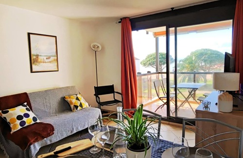 Le Barcares Apartment | The Lake of Golden Reflections