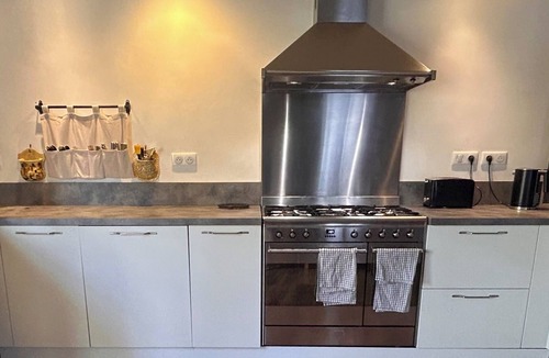 Uzes Apartment | The Loft d'Uzès - a superb apartment with a large rooftop terrace. Full AC!