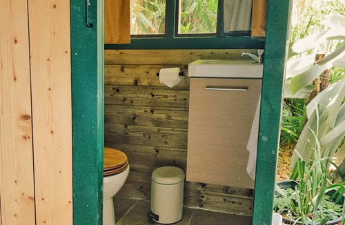 Marseille Bed & Breakfast | The OASIS of the BASKET