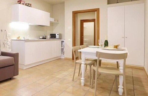 Monforte d'Alba Apartment | The Seven Ways - Birch Apartment with Relaxing Porch