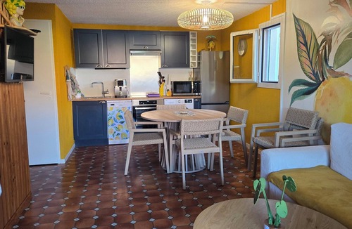 Vidauban House | The yellow house