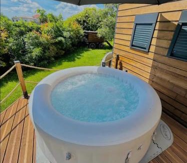 La Valsiere House | Tiny House avec jacuzzi privé - calme et nature