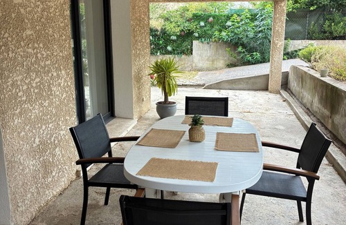 Les Pennes-Mirabeau House | TO THE SOUND OF BIRDSONG House in Provence with private garden and parking