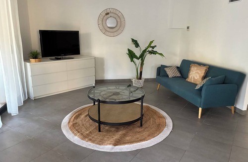 Les Pennes-Mirabeau House | TO THE SOUND OF BIRDSONG House in Provence with private garden and parking
