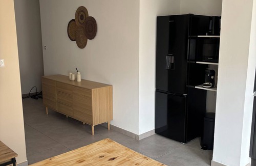 Fos-sur-Mer Apartment | Top floor of a house by the sea